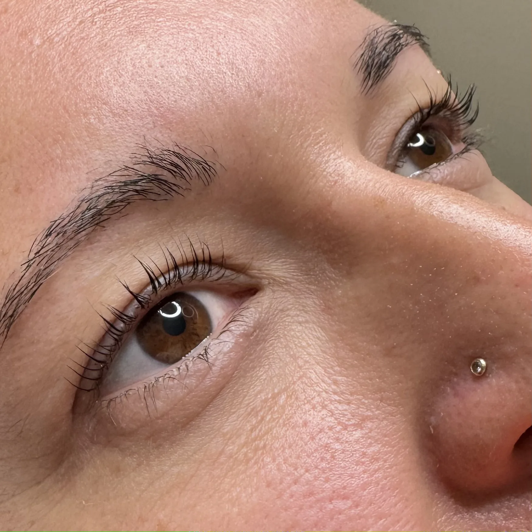 Cils rehausses au rendu naturel